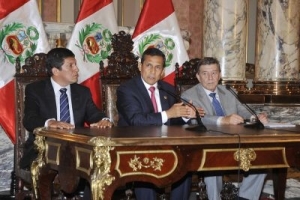 El presidente peruano Ollanta Humala en el Salón Dorado de Palacio de Gobierno, anunció la nueva ley dedicada a peruanos que residen en el extranjero.